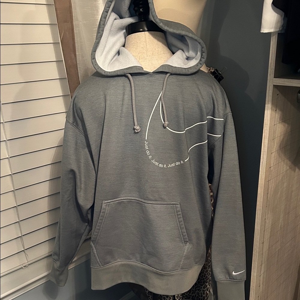 Nike men's therma-fit Hoodie
